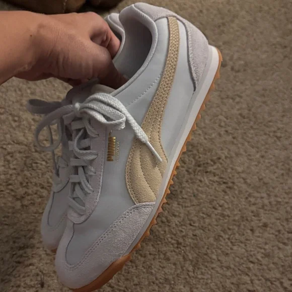 NEW Puma Arizona White and Beige Sneakers Shoes 8 - Picture 10 of 11